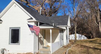 Cozy American Style Cottage