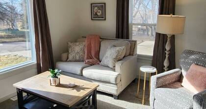 Cozy American Style Cottage