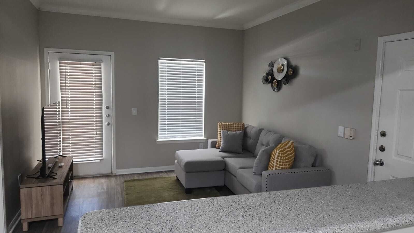 Luxury 1 Bedroom by Royal Oak Country Club
