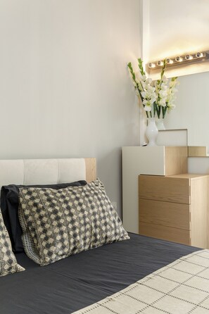 2 bedrooms, iron/ironing board, free WiFi, wheelchair access