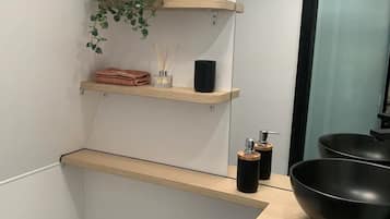 Shower, towels, soap, shampoo