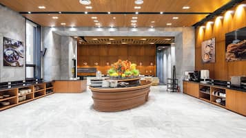 Daily buffet breakfast (KRW 17900 per person)