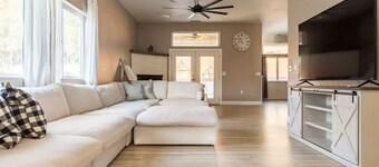 Spacious-Gourmet Kitchen-Sauna-Luxe King Bed-Nespresso-Ping Pong-Arcade
