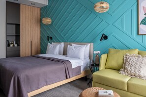 Deluxe Double Room, 1 Bedroom | In-room safe, blackout drapes, free WiFi, bed sheets