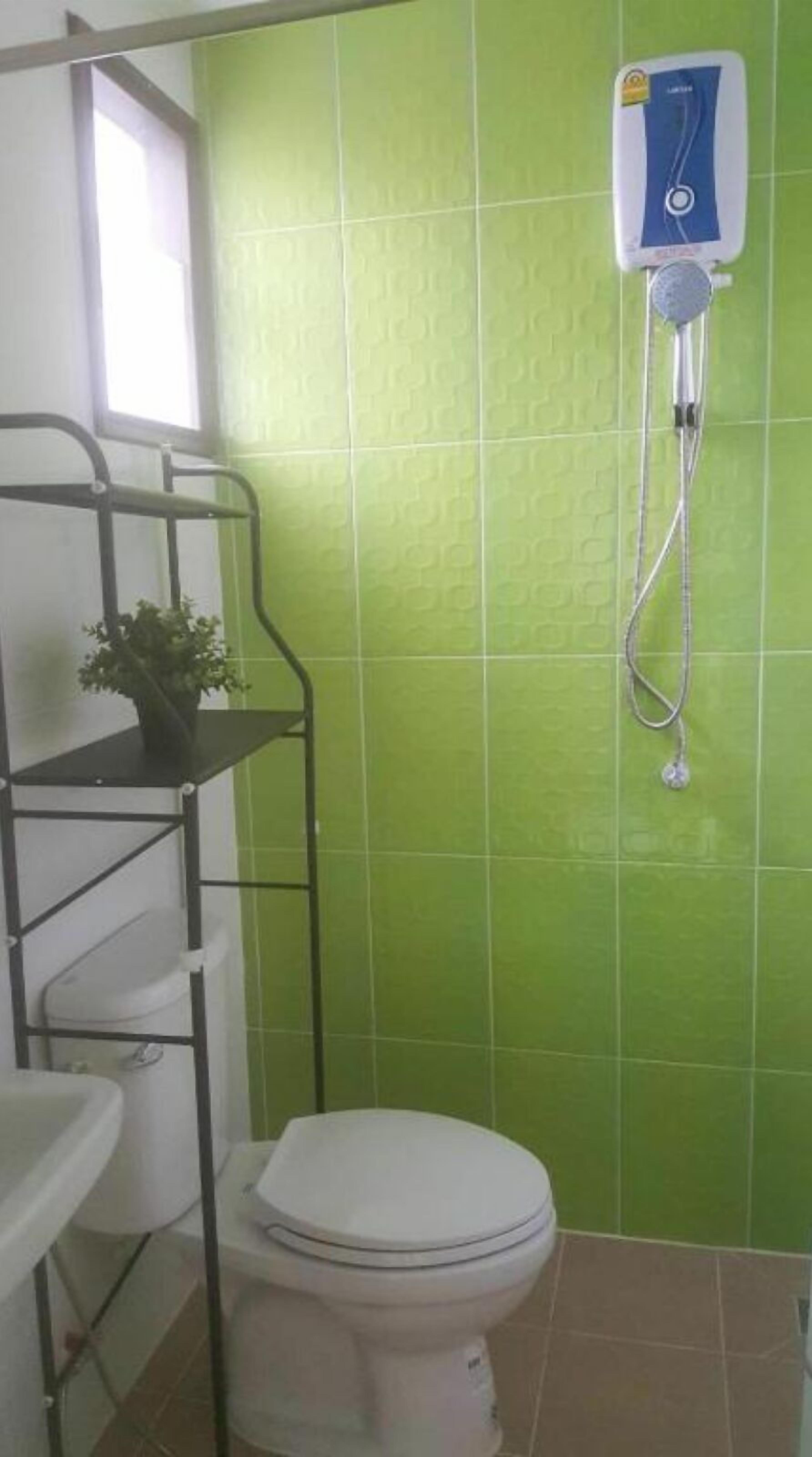 ห้อง พักรวม, ผู้หญิงเท่านั้น | ห้องน้ำ