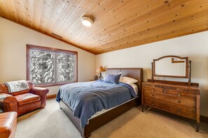 5 Schlafzimmer, Schreibtisch, Bügeleisen/Bügelbrett, Internetzugang