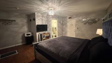 Individually decorated, individually furnished, desk, free WiFi