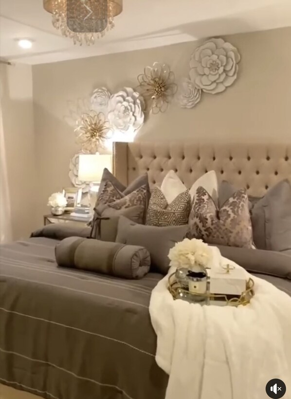 1 bedroom, individually decorated, individually furnished, desk