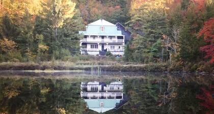 10 bdr Victorian house; private tennis court, lake