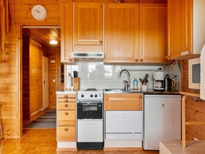 Réfrigérateur, micro-ondes, lave-vaisselle