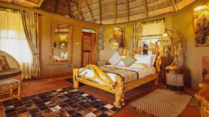 Double Room | Blackout curtains, free WiFi, bed sheets - Lake Munyanyange Caves Lodge (Kasese)