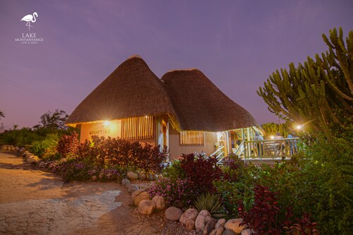 Lake Munyanyange Caves Lodge