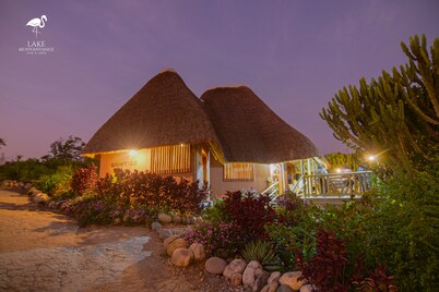 Lake Munyanyange Caves Lodge