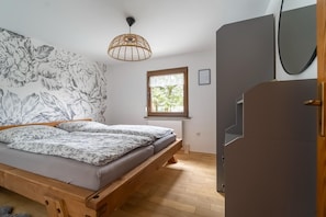 2 bedrooms, iron/ironing board, free WiFi - Ferienhaus in Suhl in der Nähe des Rennsteigs (Suhl)
