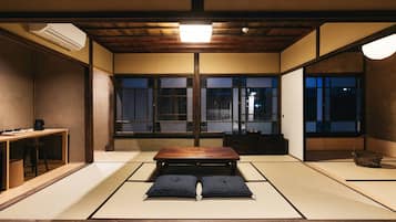 Traditional Twin Room | Individually decorated, individually furnished, free WiFi, bed sheets