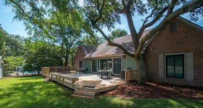 Litchfield Country Club Cottage 4BR 4BA Retreat