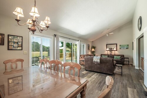 Litchfield Country Club Cottage 4BR 4BA Retreat