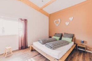 3 chambres, fer et planche à repasser, Wi-Fi, draps fournis