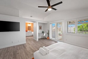 6 bedrooms, desk, iron/ironing board, travel cot