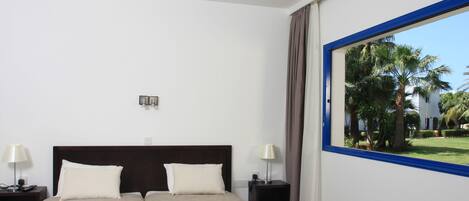 Classic Apartment | 1 bedroom, in-room safe, desk, free WiFi