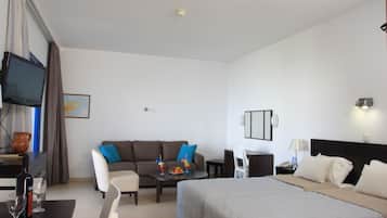 Studio phong cách cổ điển | 1 phòng ngủ, két bảo mật tại phòng, bàn