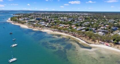 Modern Beach Shack - Bongaree