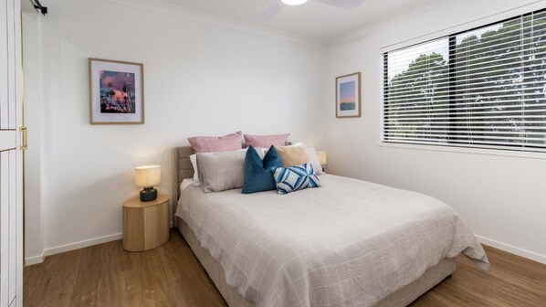 3 chambres, bureau, accès au Wi-Fi (inclus), literie fournie