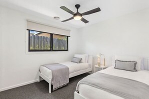 Desk, iron/ironing board, WiFi, bed sheets