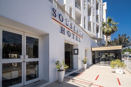 Terrace/patio. Hotel Soussana