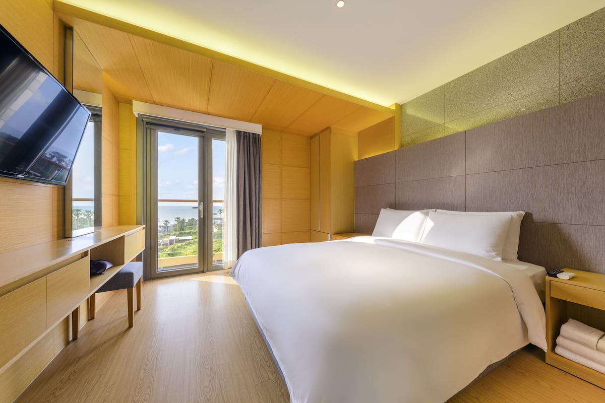 1 Schlafzimmer, hochwertige Bettwaren, Daunenbettdecken
