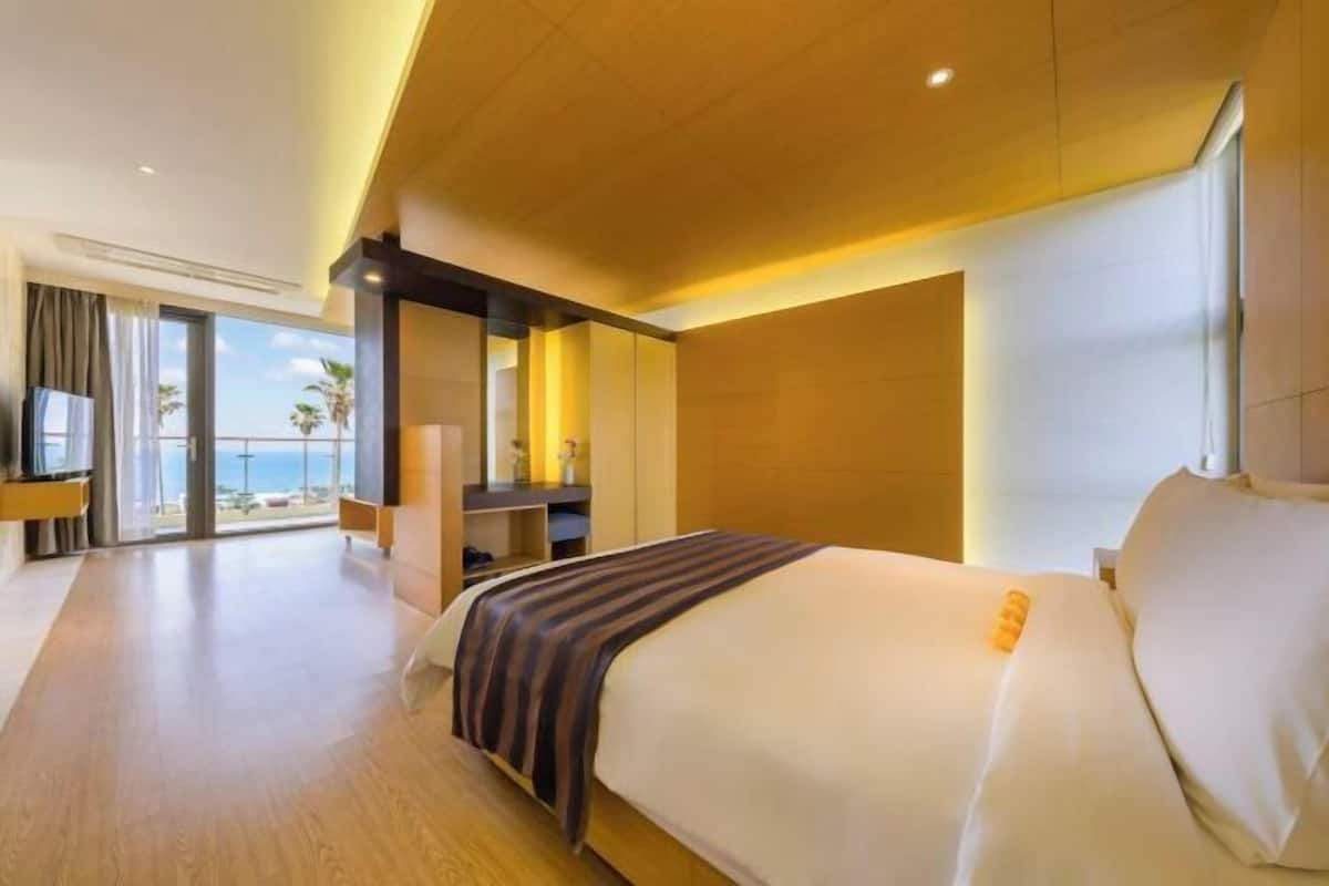 1 Schlafzimmer, hochwertige Bettwaren, Daunenbettdecken