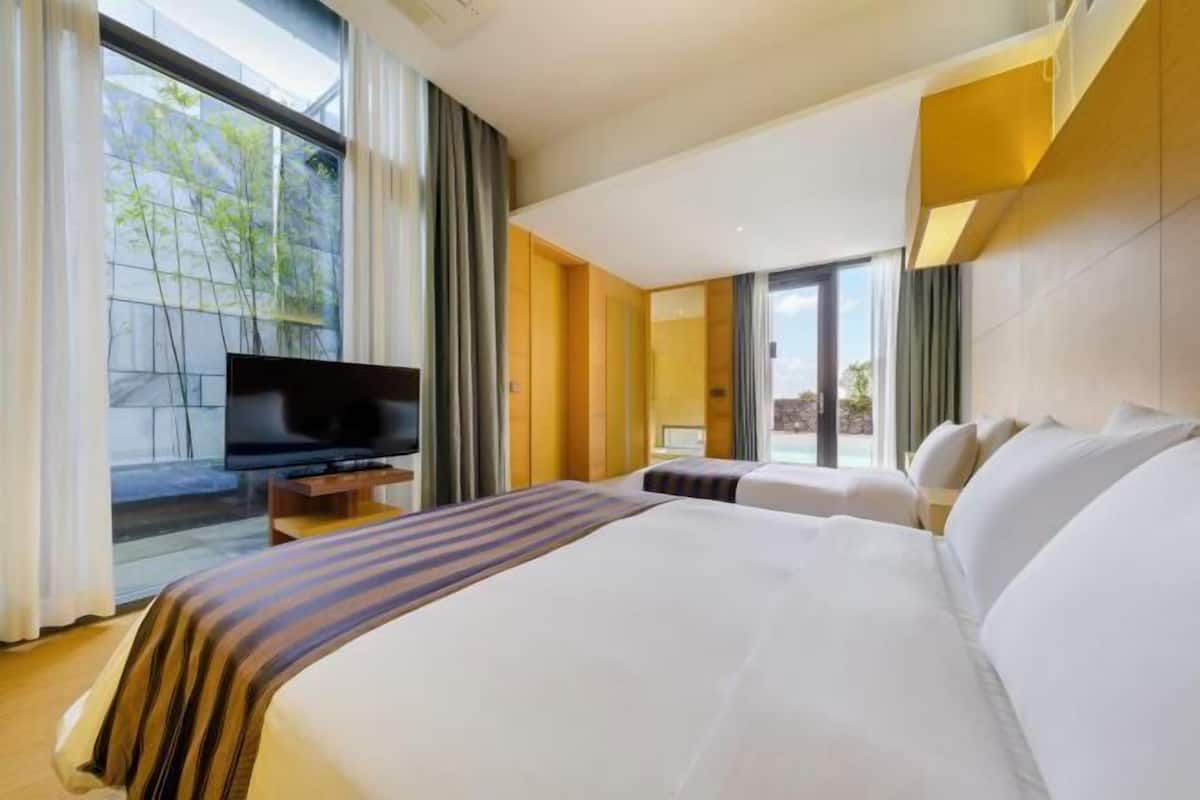 1 Schlafzimmer, hochwertige Bettwaren, Daunenbettdecken