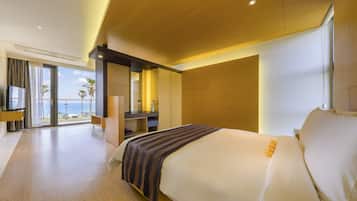 Premium bedding, down duvets, free minibar, in-room safe