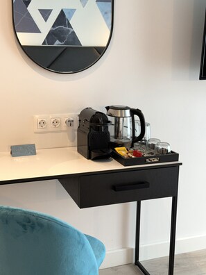 Coffee and/or coffee maker - Urban Elephant Suites (Thessaloniki)