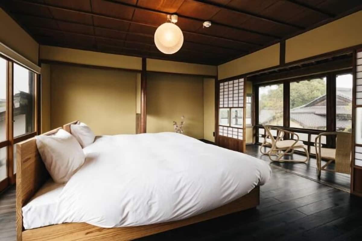 2 habitaciones, decoración personalizada y muebles diferentes