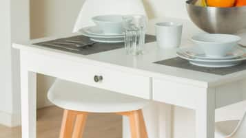 Estudio | Tabla de planchar con plancha, wifi gratis y ropa de cama