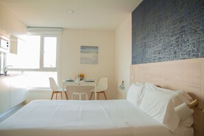 Studio | Iron/ironing board, free WiFi, bed sheets - Room Select Porto Suites (Porto)