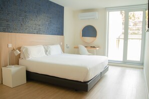 Standard Apartment | Iron/ironing board, free WiFi, bed sheets - Room Select Porto Suites (Porto)
