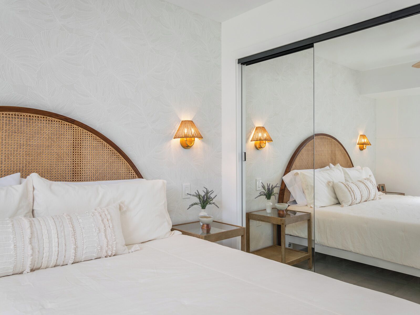 3 bedrooms, desk, iron/ironing board, travel crib