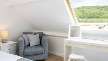 3 bedrooms, iron/ironing board, free WiFi