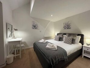 3 bedrooms, iron/ironing board, free WiFi