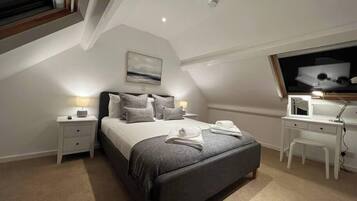 3 bedrooms, iron/ironing board, free WiFi