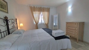 2 Schlafzimmer, Bügeleisen/Bügelbrett, WLAN, Bettwäsche