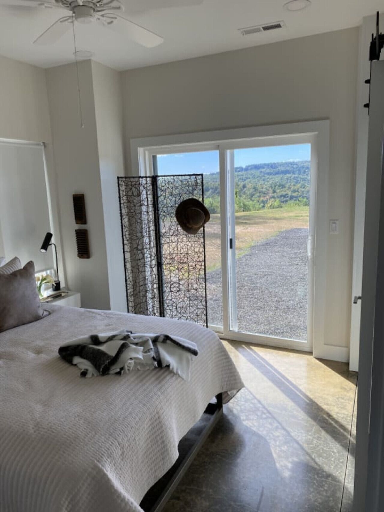 3 bedrooms, desk, iron/ironing board, WiFi