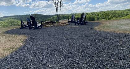 The Gathering Barn by Buffalo Mountain Getaway
