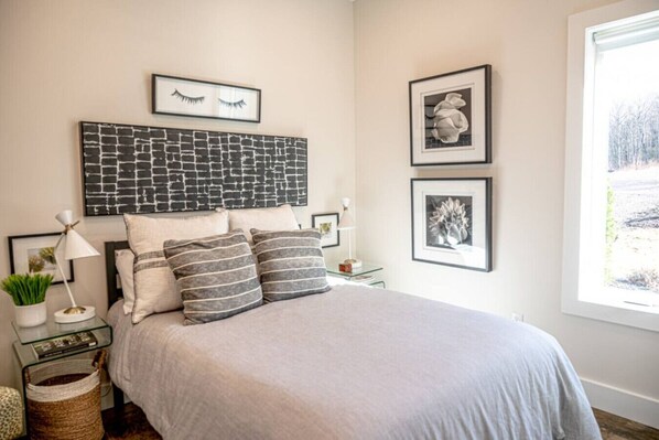 3 bedrooms, desk, iron/ironing board, WiFi