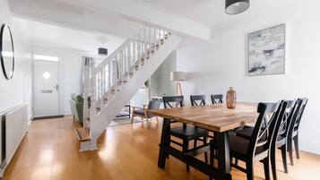 Apartment | Living area | 32-inch flat-screen TV with cable channels, TV
