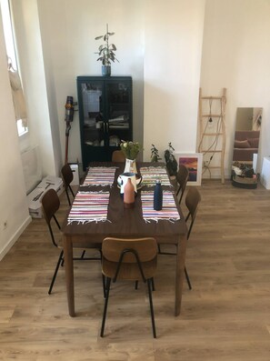 تناول الطعام