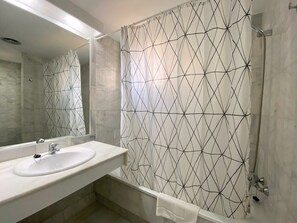 Shower, hair dryer, towels - 2 Bedroom, Close to the Pool F-4 (Marbella)