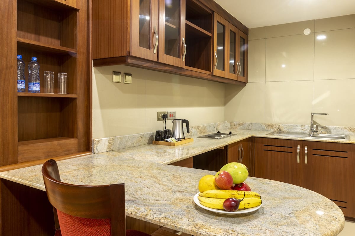 Family Süit | Minibar, masa, dizüstü bilgisayar çalışma alanı